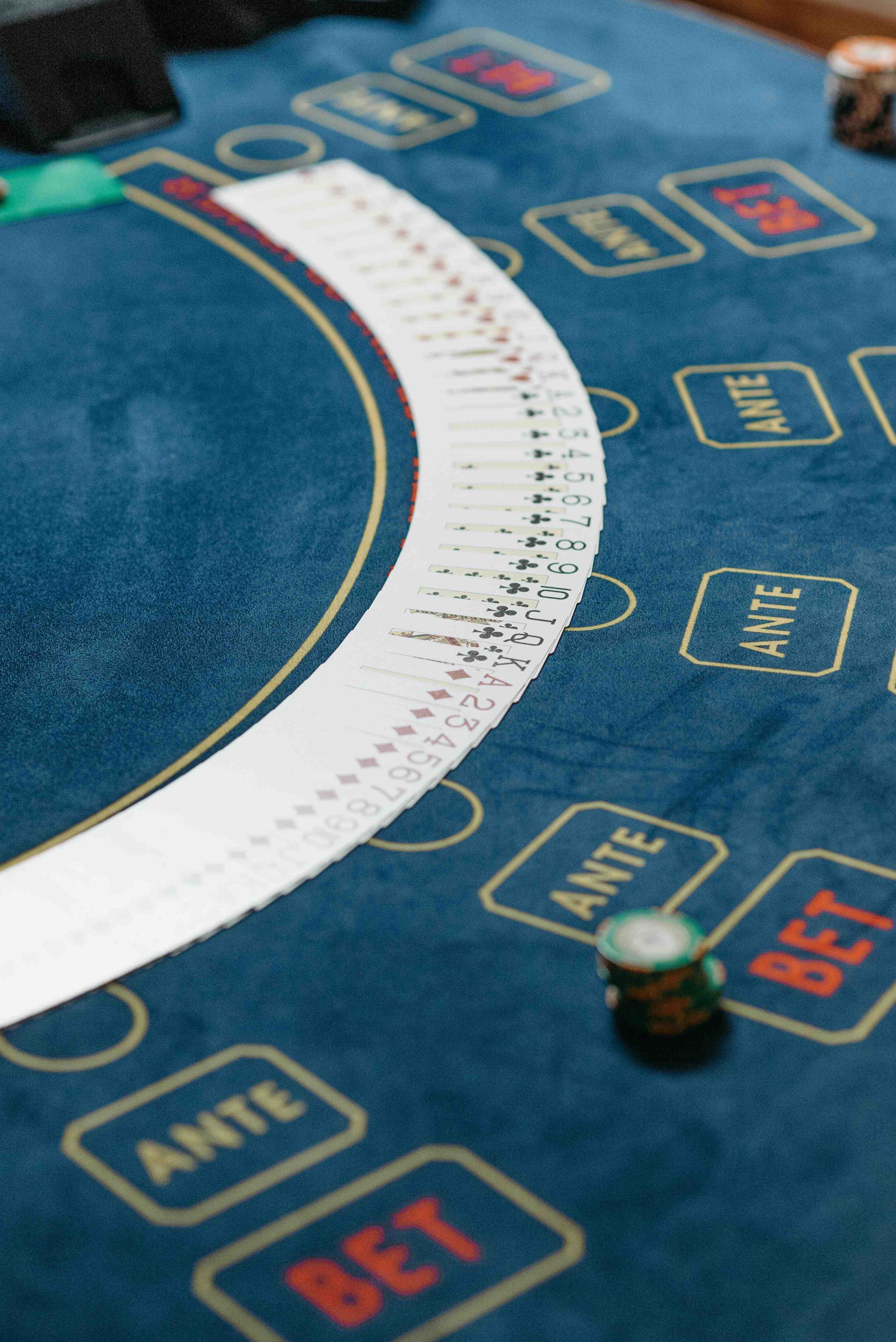 711 Casino platform sections including slots and live casino accessible from the game lobby